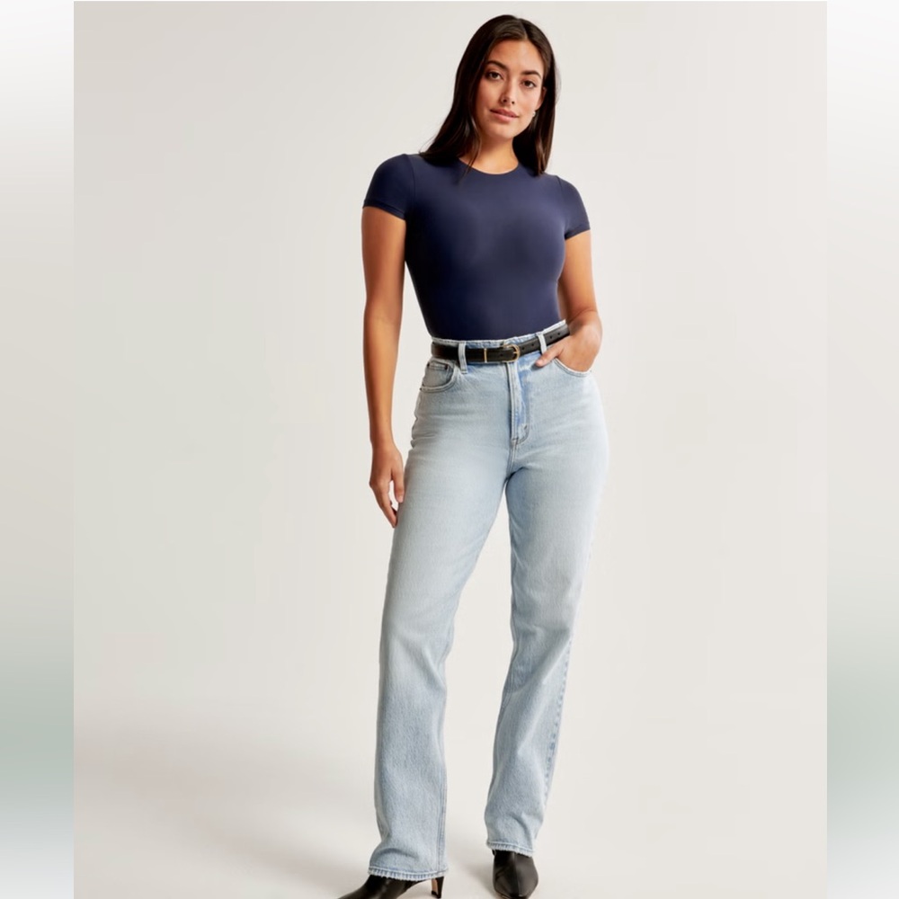 Curve Love 90s Straight Ultra High Rise Denim Jeans Abercrombie